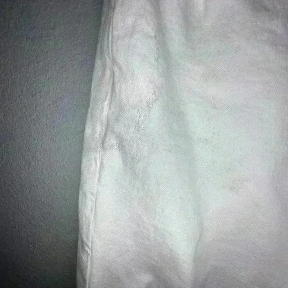 American Eagle Mom Straight Jean White Destroyed high rise stretch, Size 10 - Picture 9 of 16